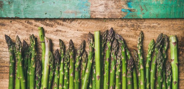 What's the Ideal Depth for Planting Asparagus Crowns in Sandy UK Soil?